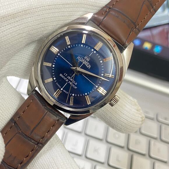 Vintage 1979 Roamer Manual Mens Silver Watch W/Leather Strap & Blue accents - Picture 2 of 7